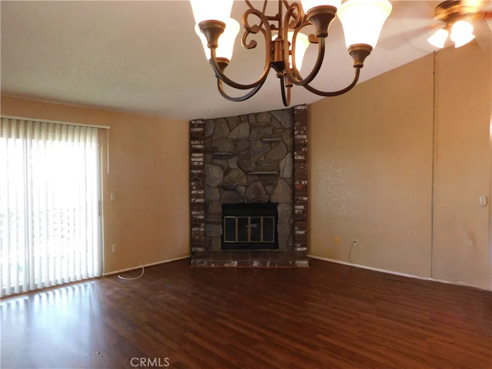 14306 Dover Mojave, CA 93501
