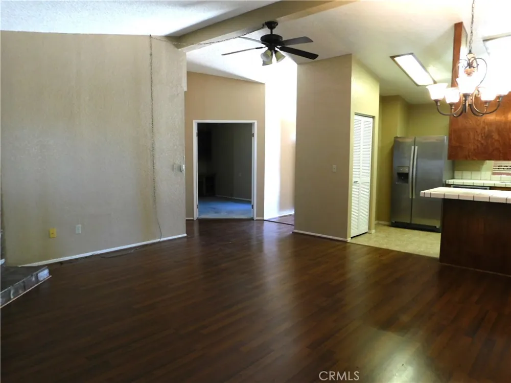 14306 Dover Mojave, CA 93501
