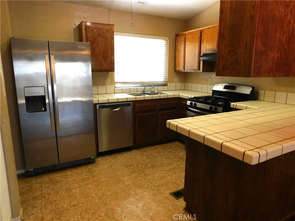 14306 Dover Mojave, CA 93501