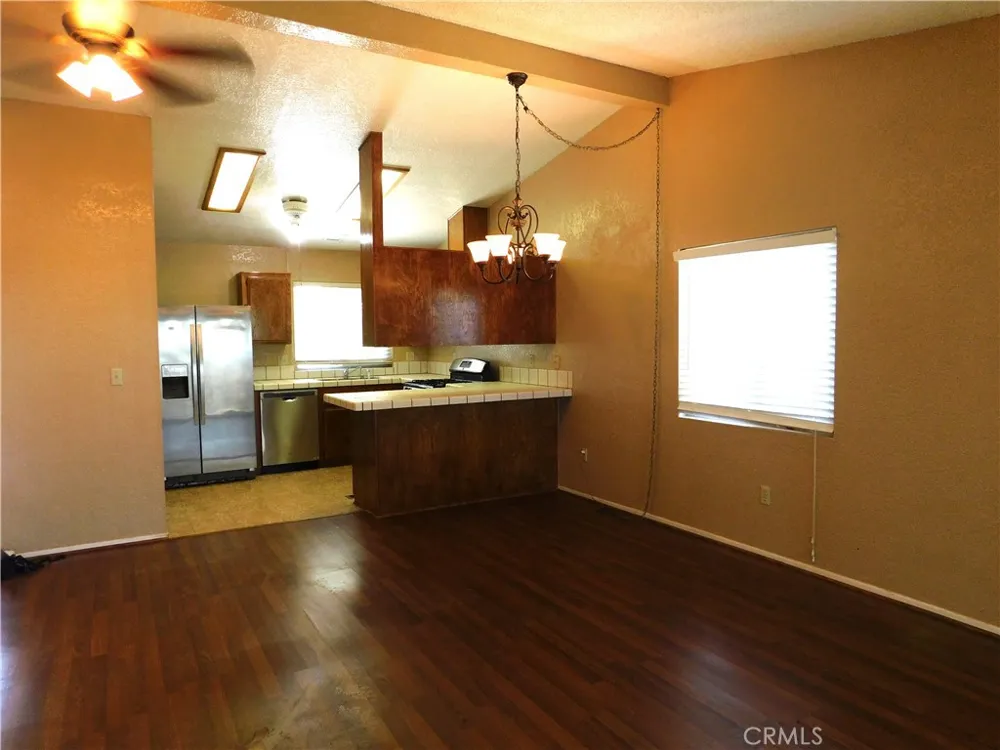 14306 Dover Mojave, CA 93501