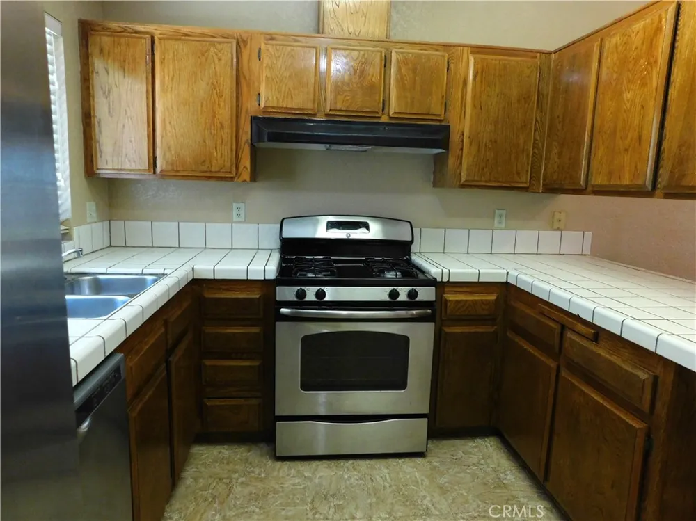 14306 Dover Mojave, CA 93501