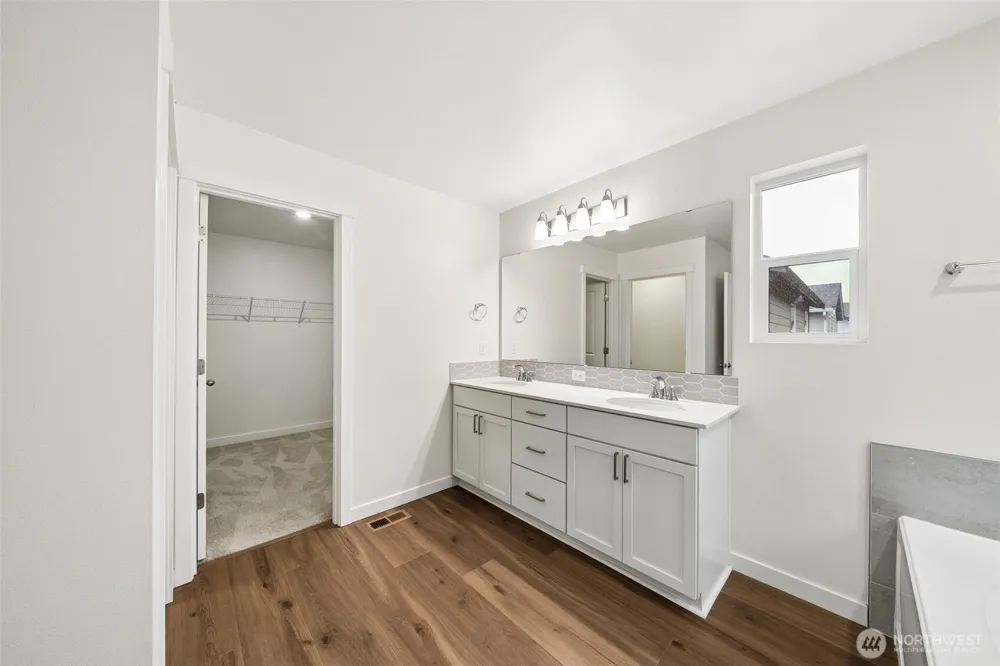 17914 SE 265th Street Covington, WA 98042