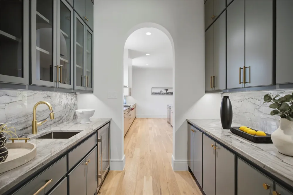 7033 Chantilly Lane Dallas, TX 75214