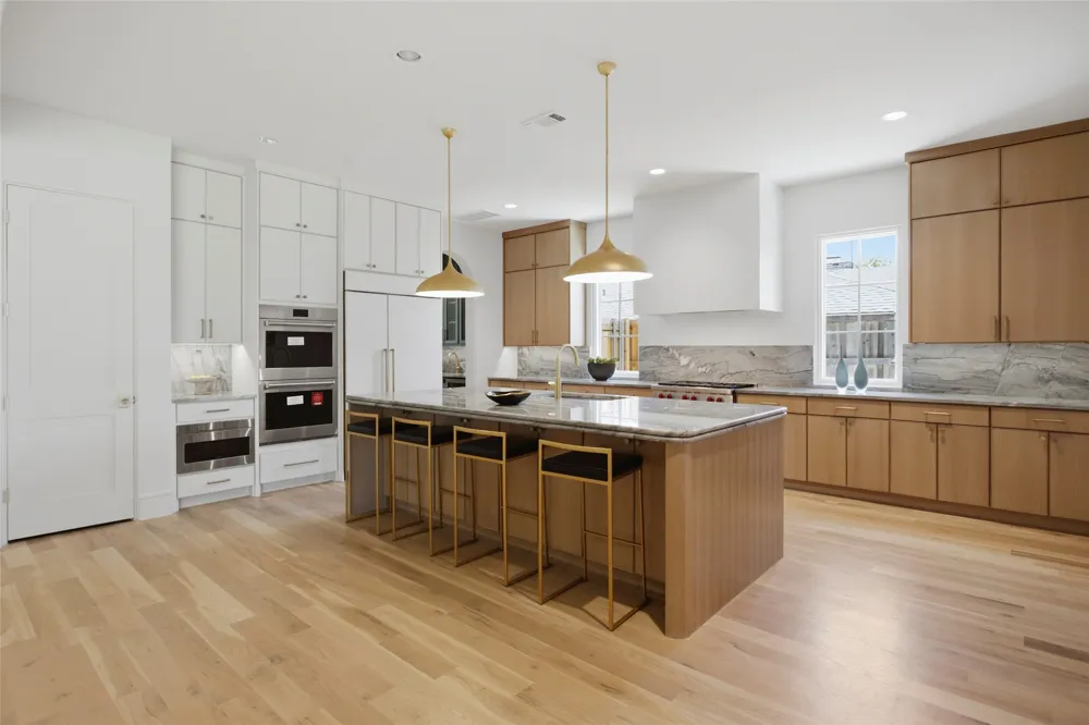 7033 Chantilly Lane Dallas, TX 75214