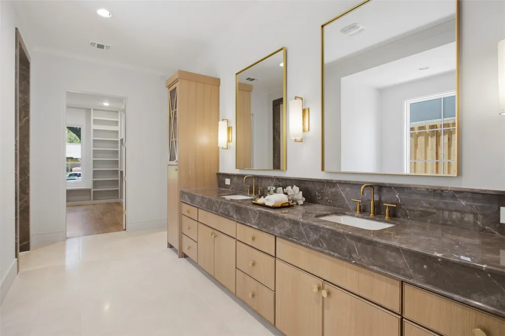 7033 Chantilly Lane Dallas, TX 75214