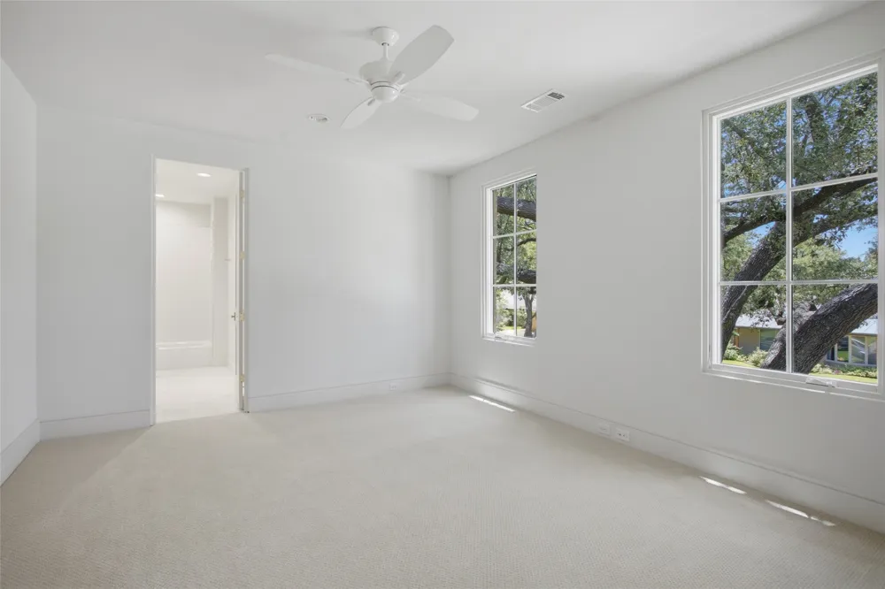 7033 Chantilly Lane Dallas, TX 75214