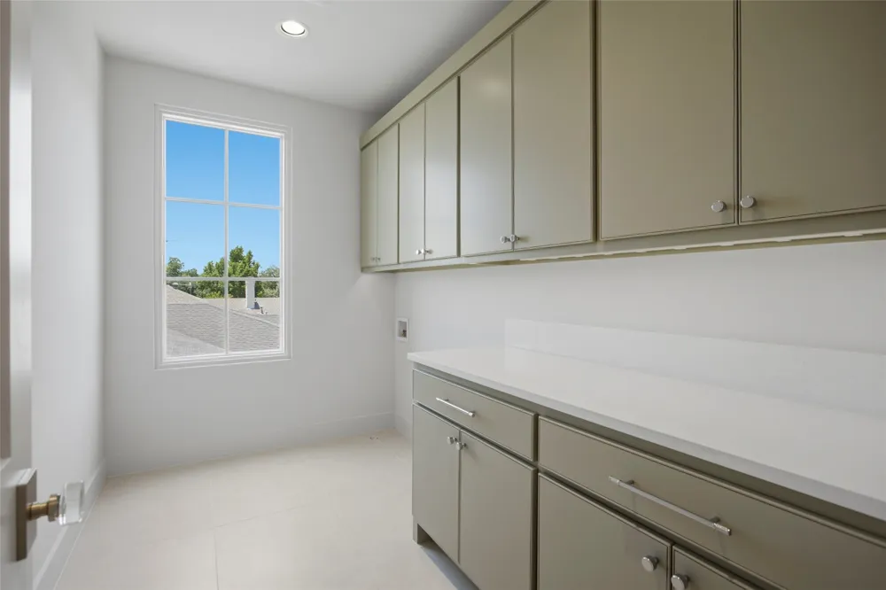7033 Chantilly Lane Dallas, TX 75214