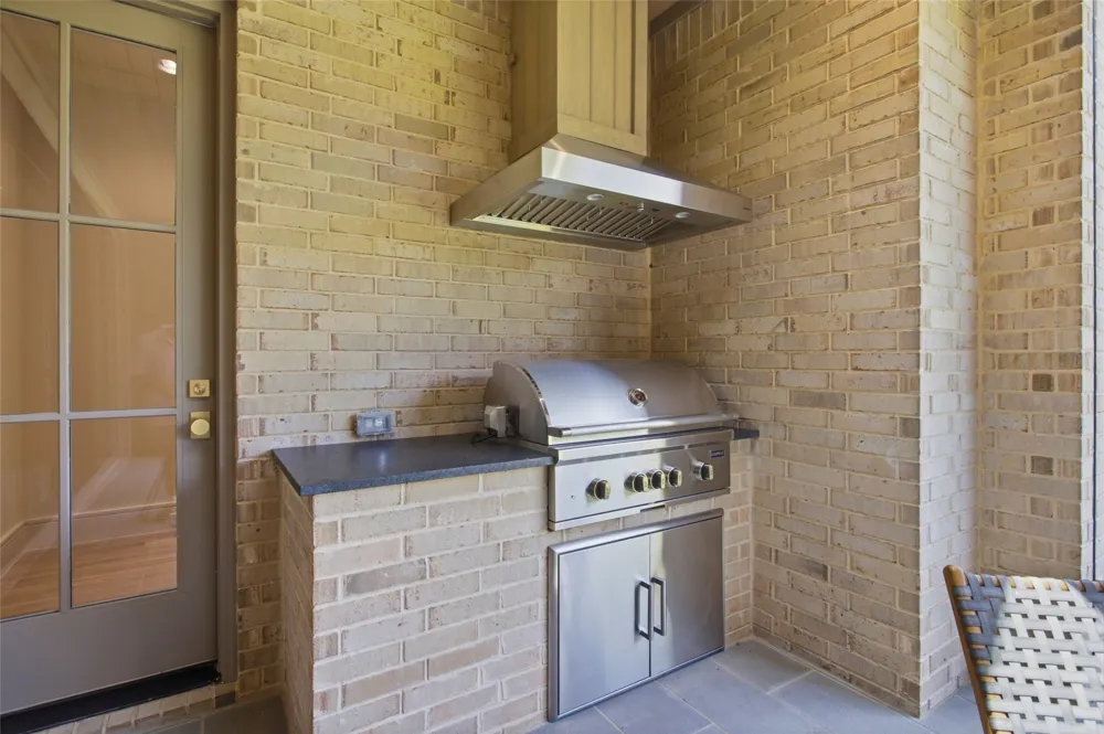 7033 Chantilly Lane Dallas, TX 75214