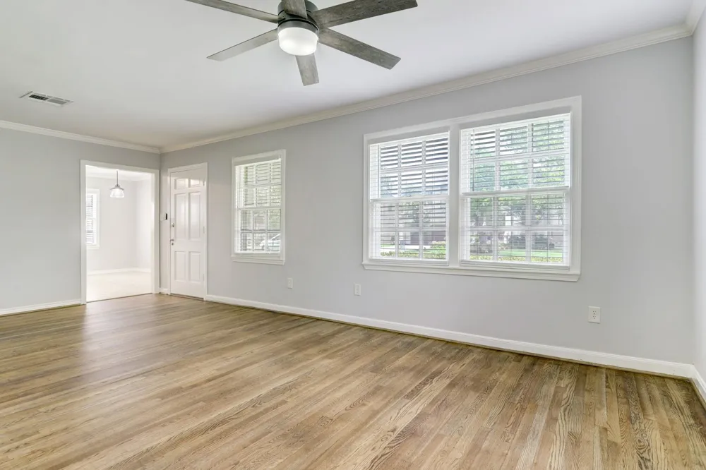 5217 Locust Street Bellaire, TX 77401