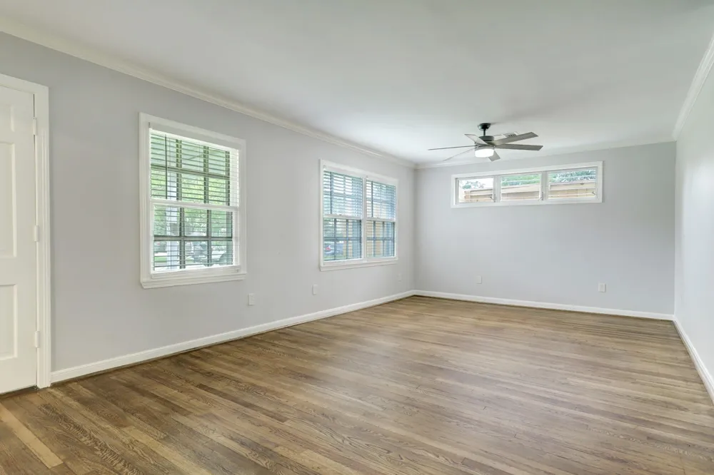 5217 Locust Street Bellaire, TX 77401