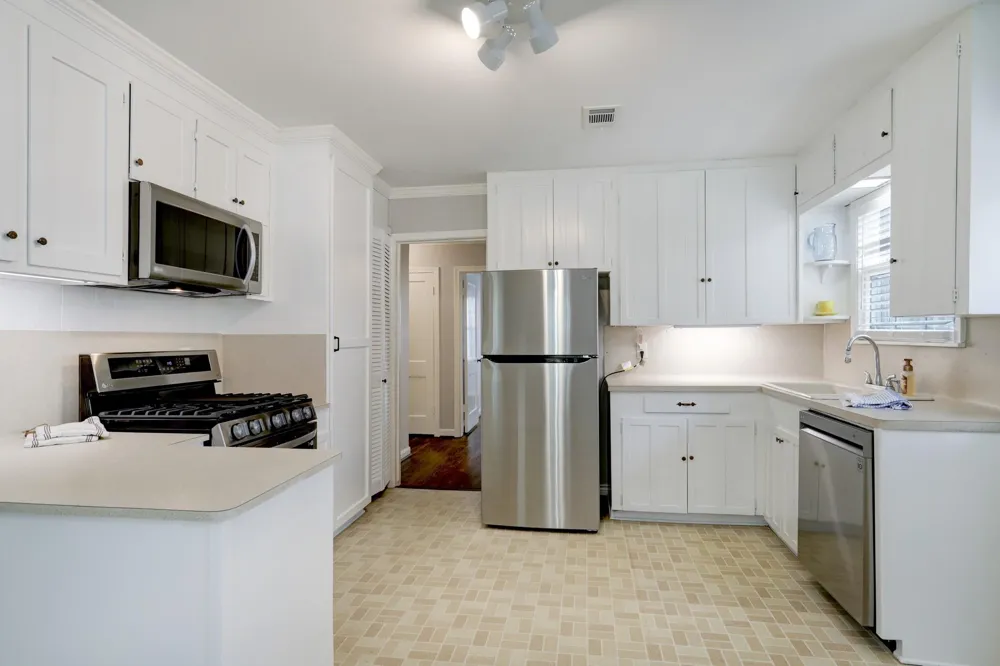 5217 Locust Street Bellaire, TX 77401