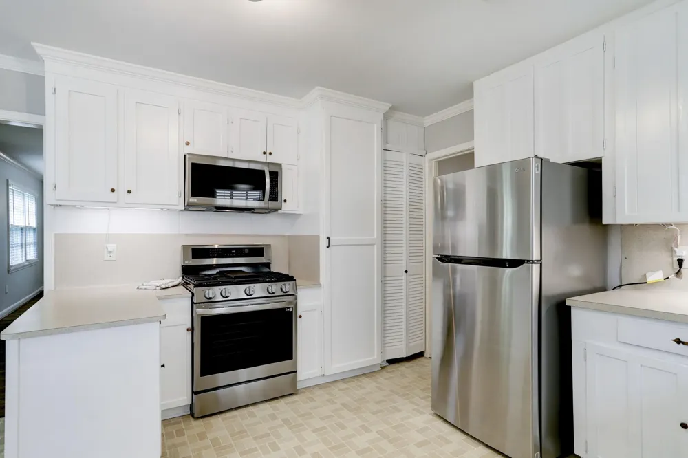 5217 Locust Street Bellaire, TX 77401