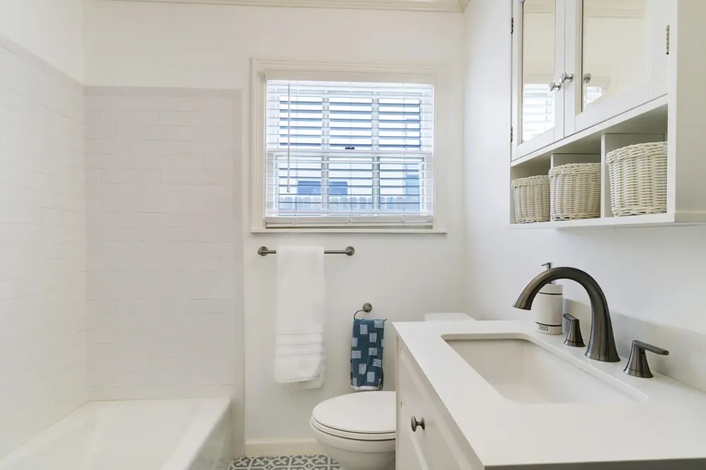 5217 Locust Street Bellaire, TX 77401