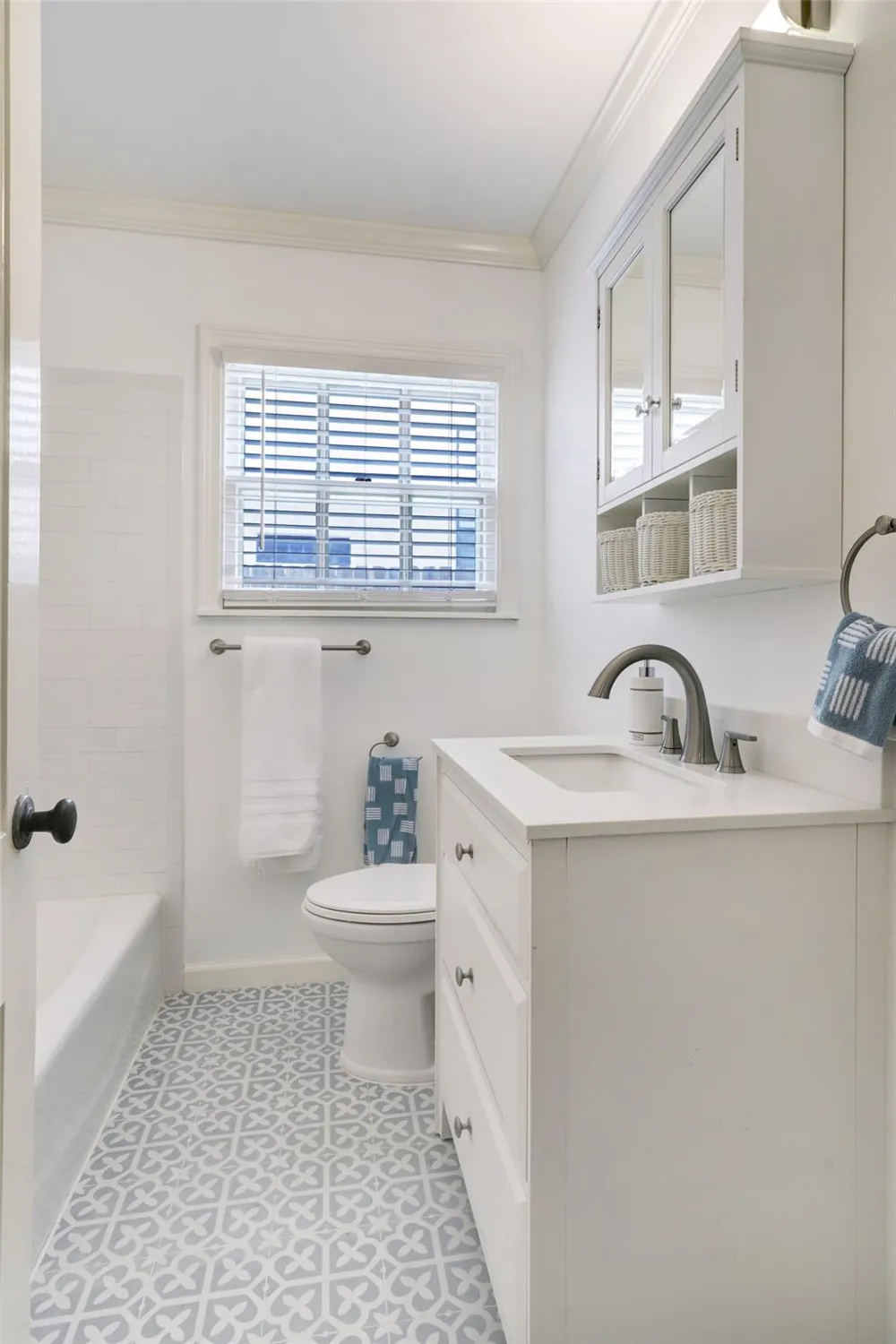 5217 Locust Street Bellaire, TX 77401