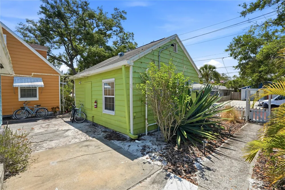5407 29TH AVENUE S Gulfport, FL 33707