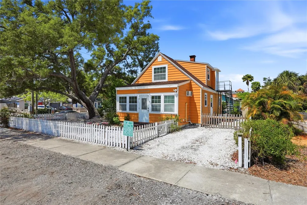 5407 29TH AVENUE S Gulfport, FL 33707