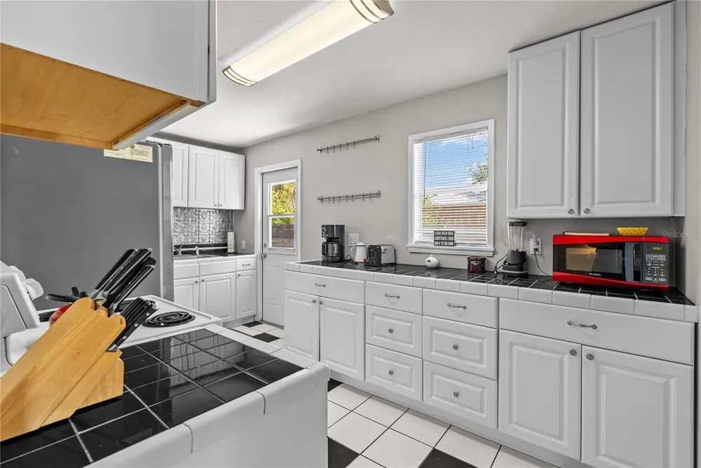 5407 29TH AVENUE S Gulfport, FL 33707