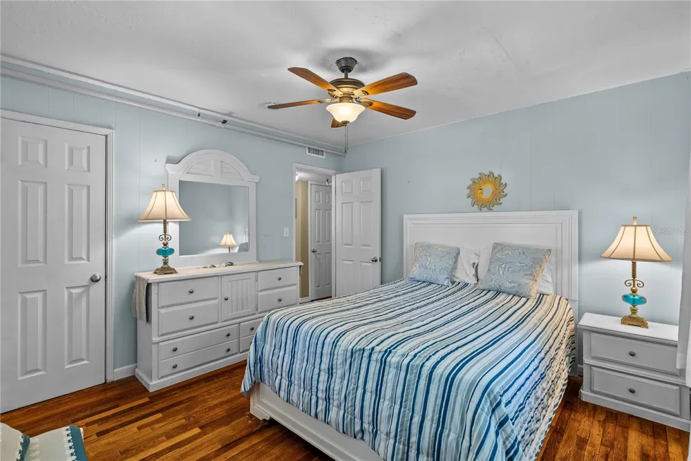5407 29TH AVENUE S Gulfport, FL 33707