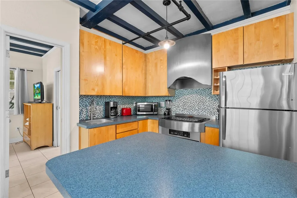 5407 29TH AVENUE S Gulfport, FL 33707