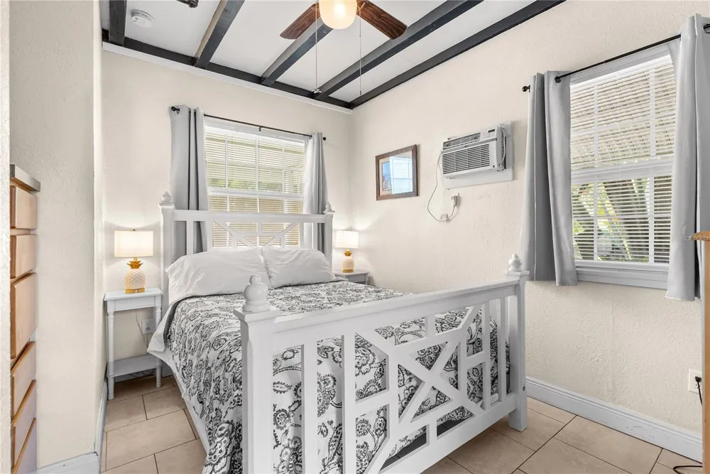 5407 29TH AVENUE S Gulfport, FL 33707