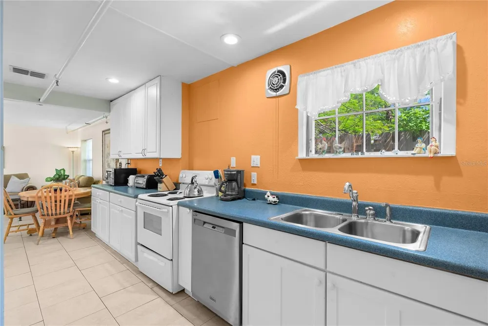 5407 29TH AVENUE S Gulfport, FL 33707