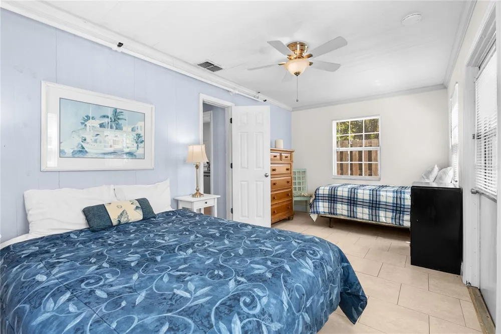 5407 29TH AVENUE S Gulfport, FL 33707