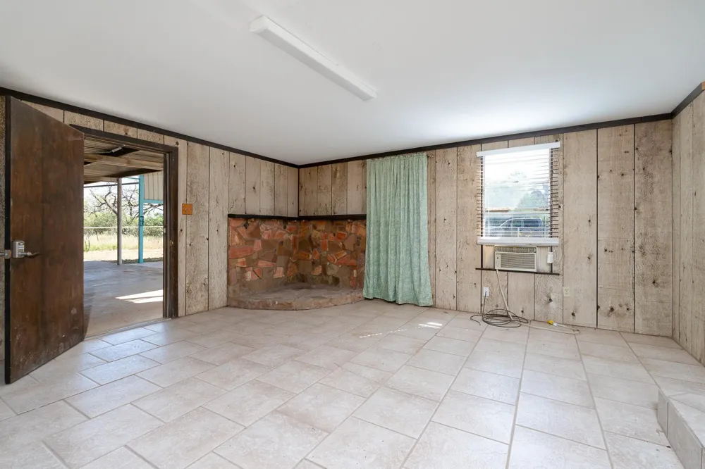 403 Plano Avenue Blackwell, TX 79506