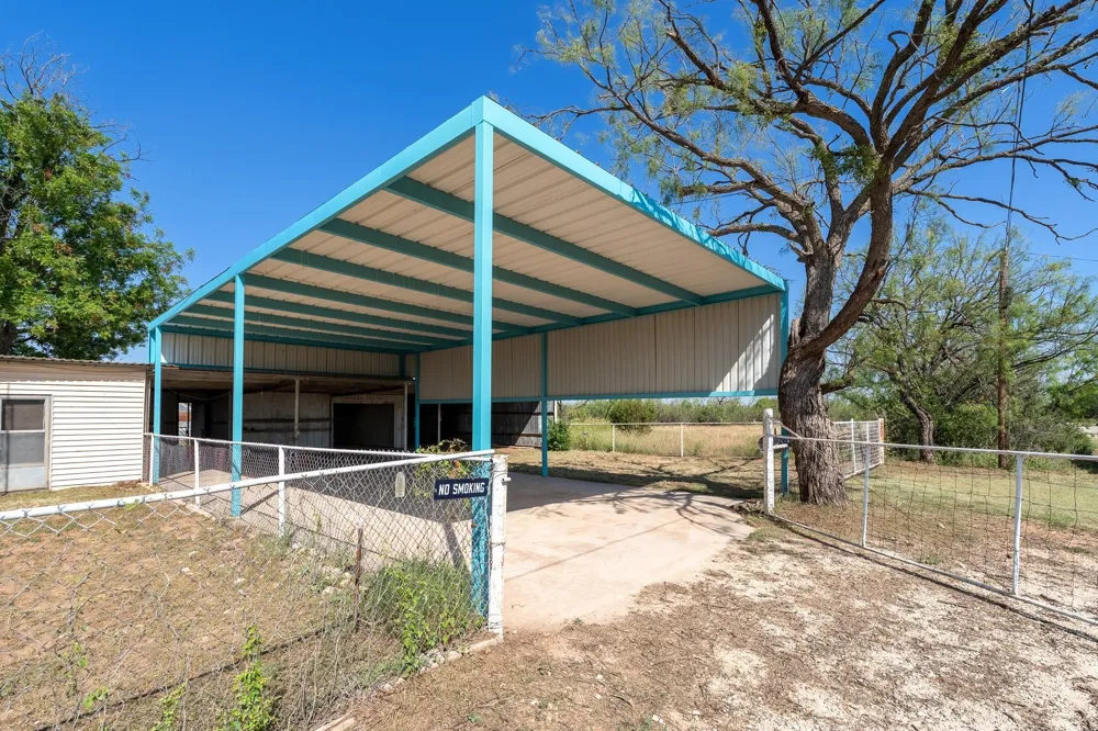 403 Plano Avenue Blackwell, TX 79506