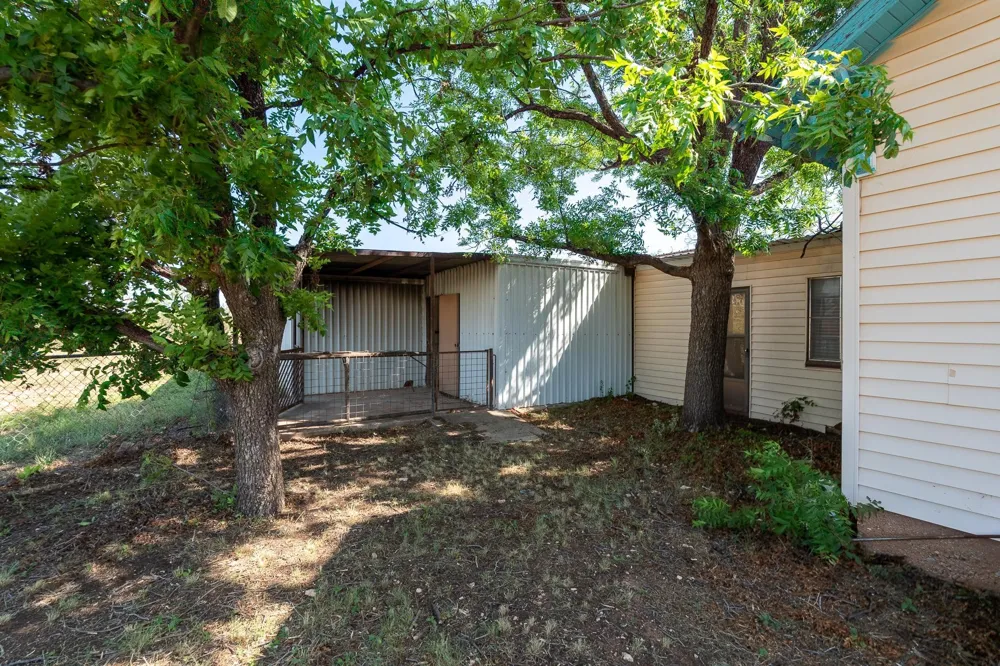 403 Plano Avenue Blackwell, TX 79506