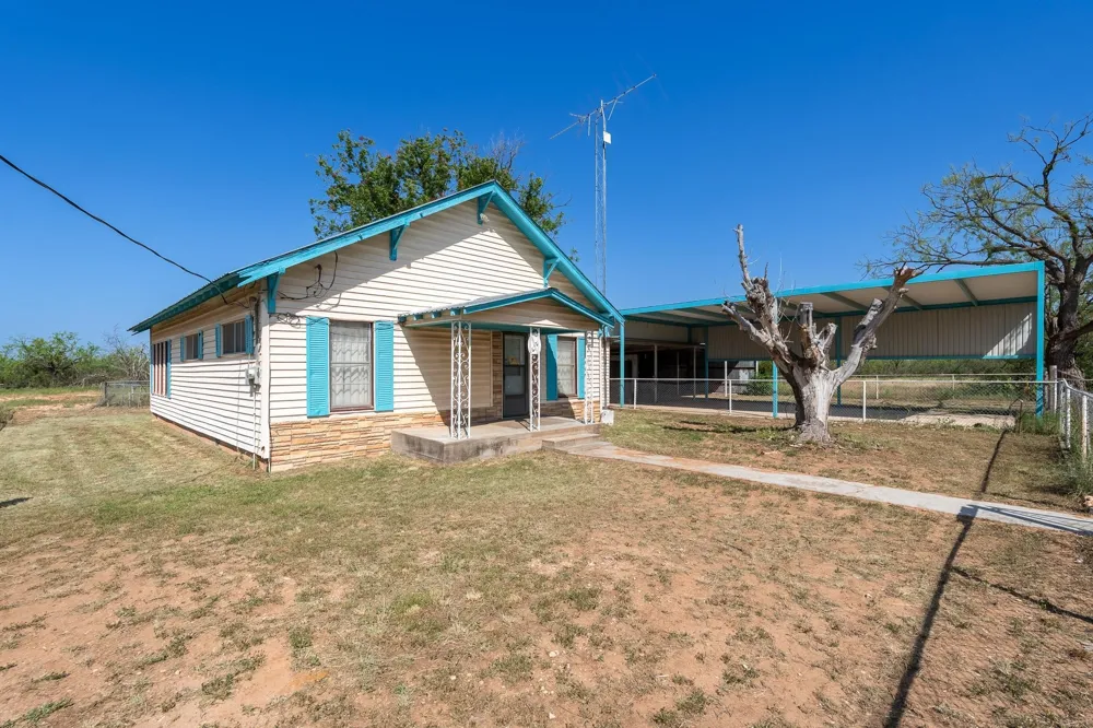403 Plano Avenue Blackwell, TX 79506