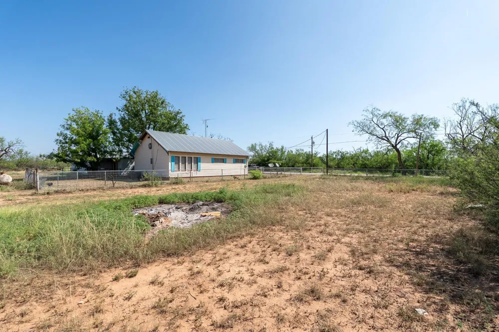 403 Plano Avenue Blackwell, TX 79506
