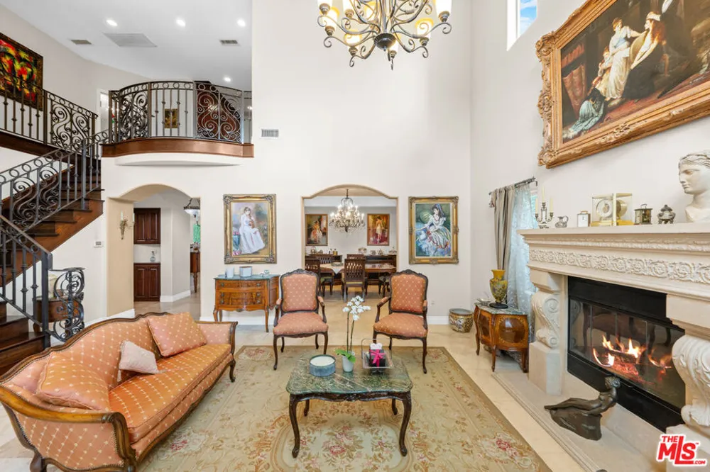 5419 Tampa Avenue Tarzana, CA 91356