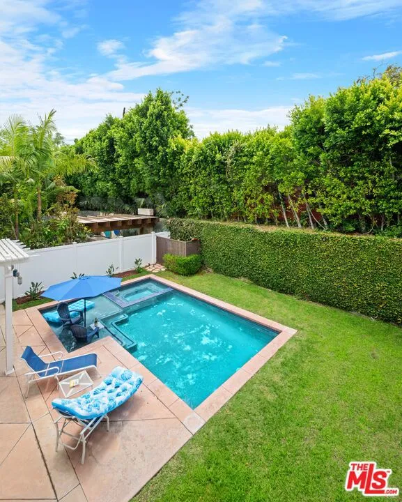 5419 Tampa Avenue Tarzana, CA 91356