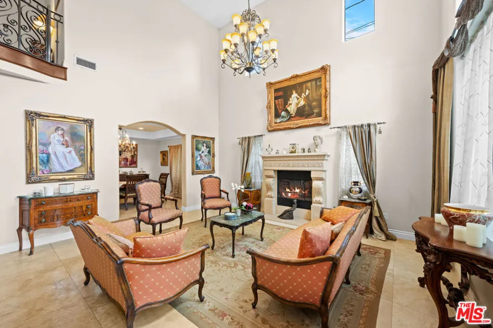 5419 Tampa Avenue Tarzana, CA 91356