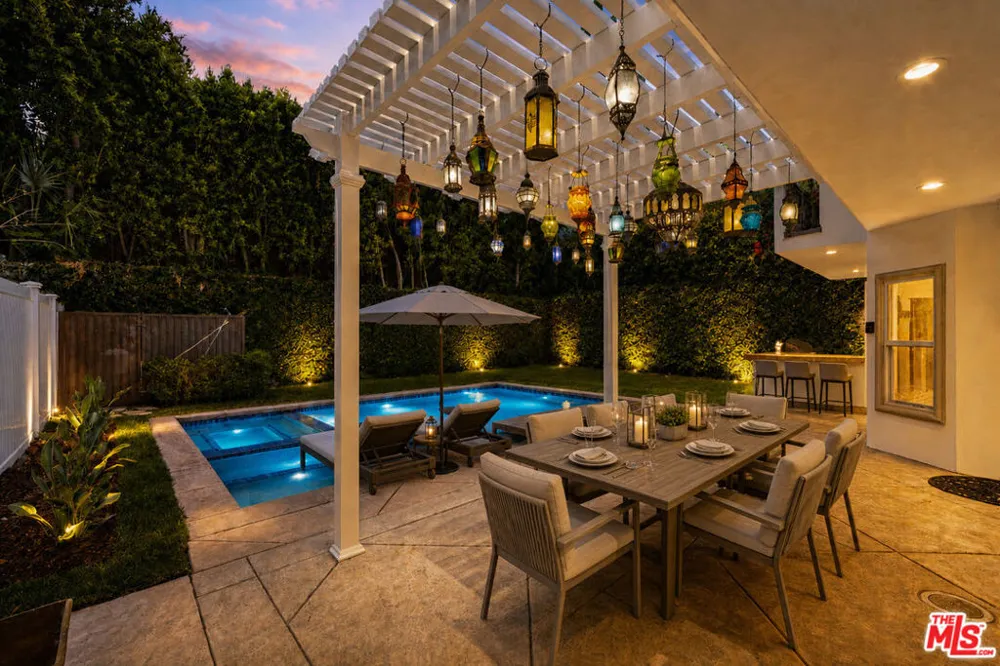 5419 Tampa Avenue Tarzana, CA 91356