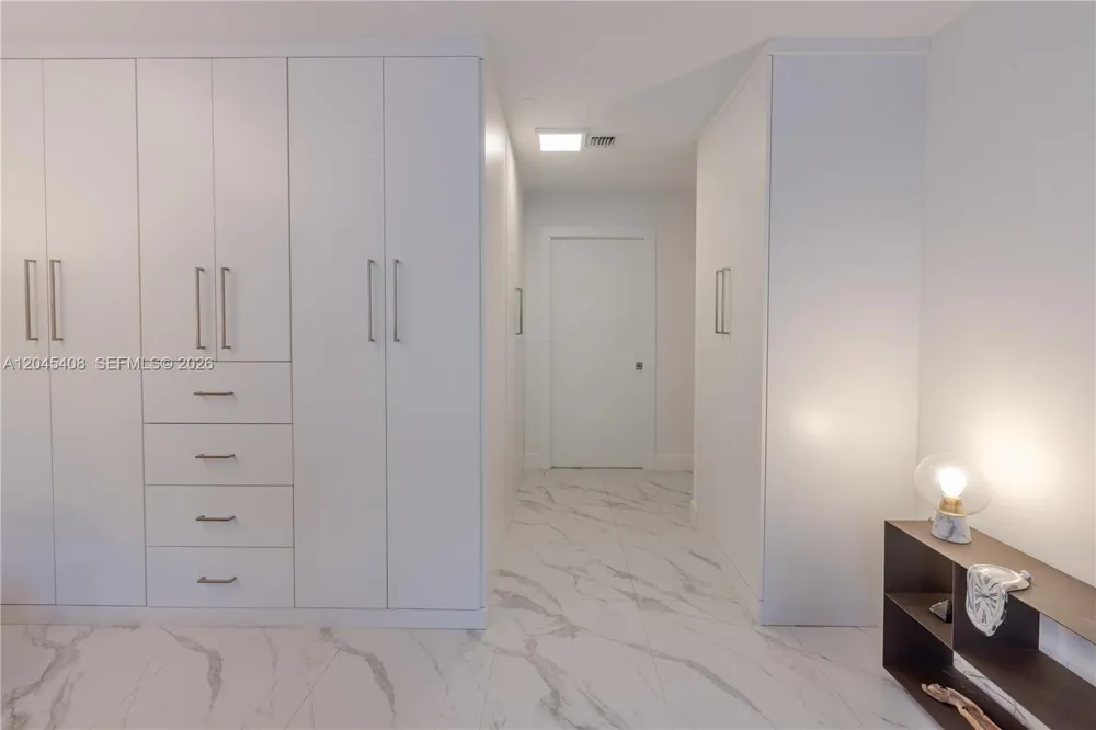 151 Crandon Blvd #122 Key Biscayne, FL 33149