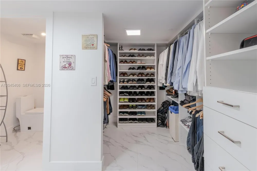 151 Crandon Blvd #122 Key Biscayne, FL 33149