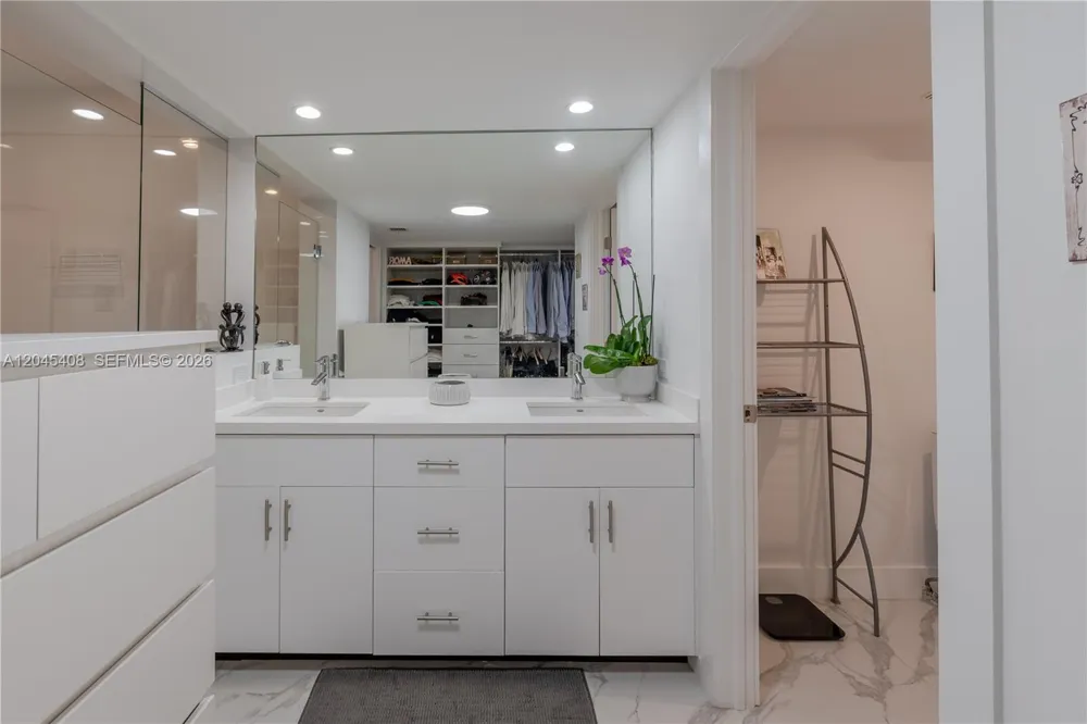 151 Crandon Blvd #122 Key Biscayne, FL 33149