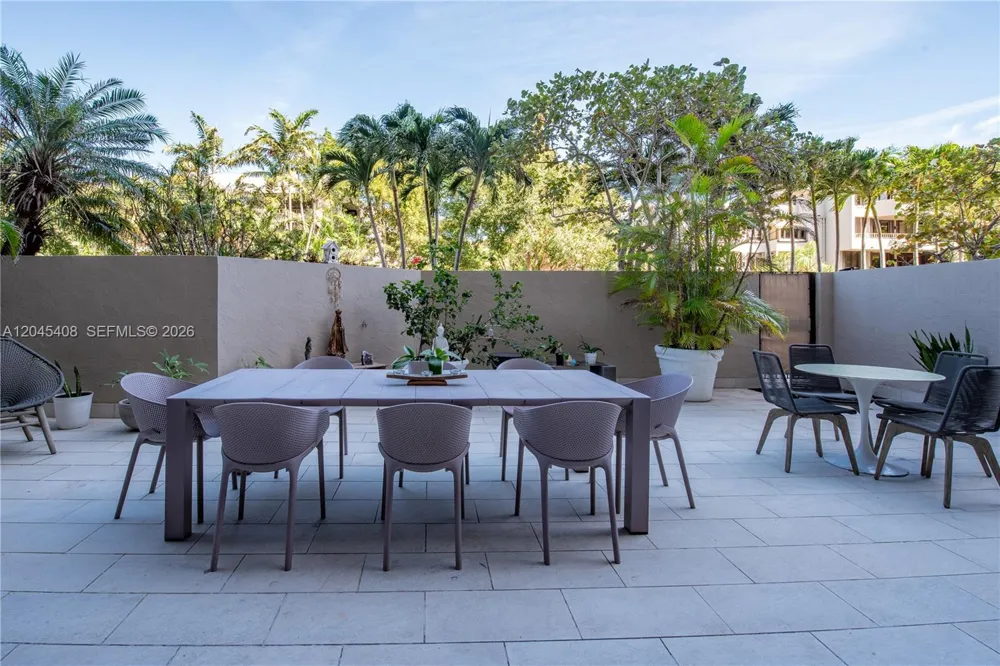 151 Crandon Blvd #122 Key Biscayne, FL 33149