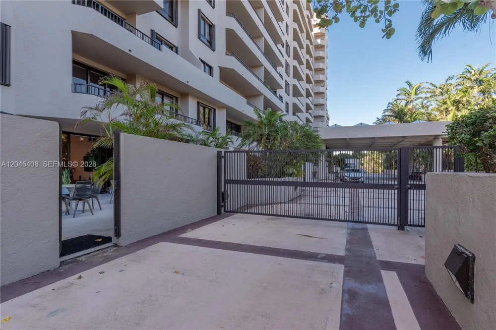 151 Crandon Blvd #122 Key Biscayne, FL 33149