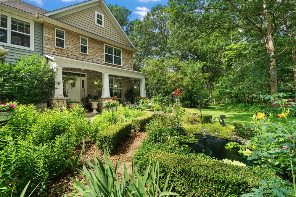 3933 Timberland Drive Wheatfield, IN 46392