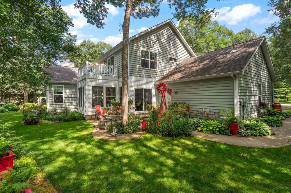 3933 Timberland Drive Wheatfield, IN 46392