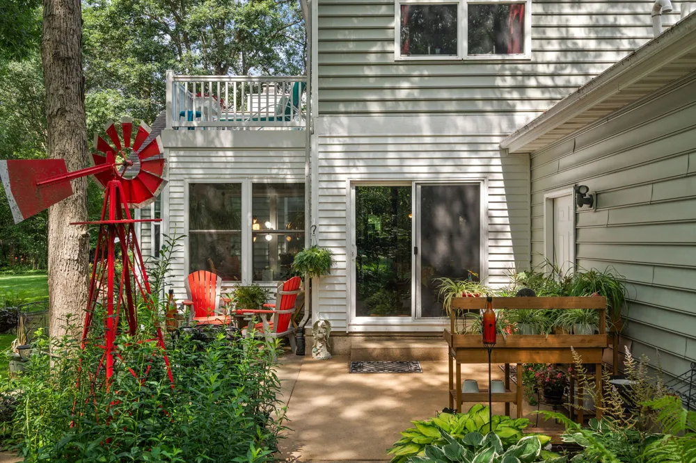 3933 Timberland Drive Wheatfield, IN 46392
