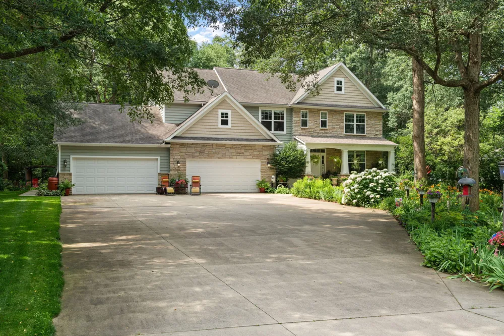 3933 Timberland Drive Wheatfield, IN 46392