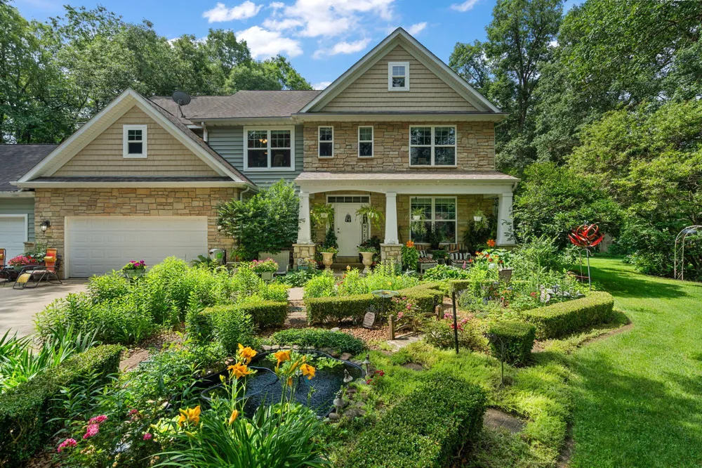 3933 Timberland Drive Wheatfield, IN 46392
