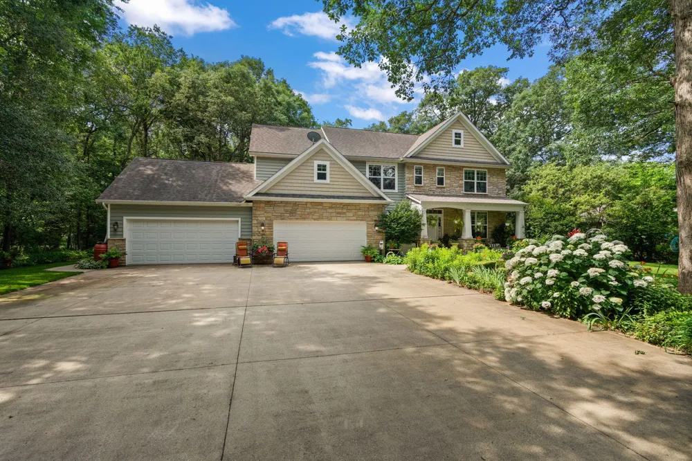 3933 Timberland Drive Wheatfield, IN 46392
