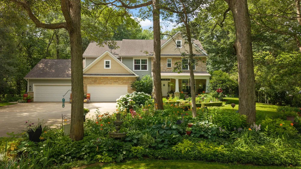 3933 Timberland Drive Wheatfield, IN 46392