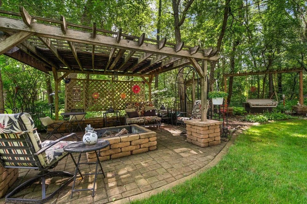 3933 Timberland Drive Wheatfield, IN 46392