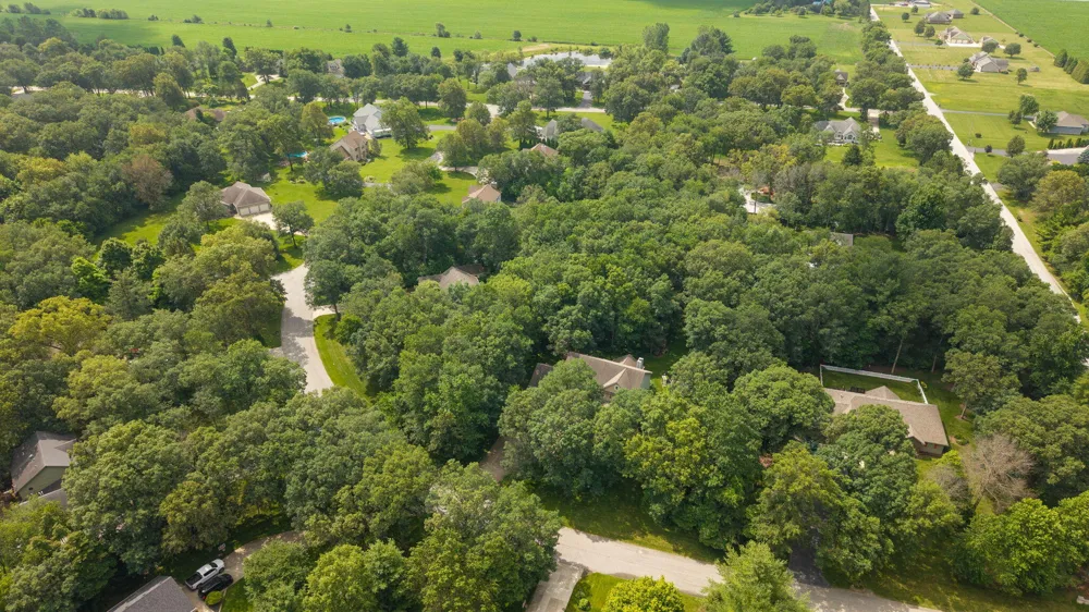 3933 Timberland Drive Wheatfield, IN 46392