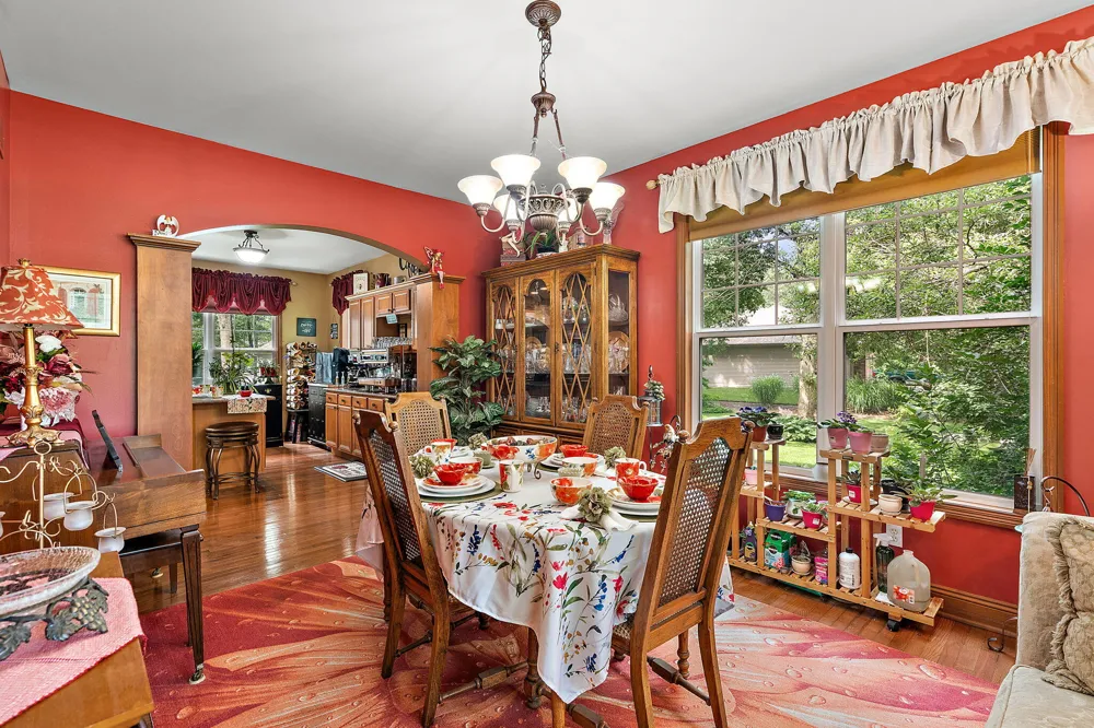 3933 Timberland Drive Wheatfield, IN 46392